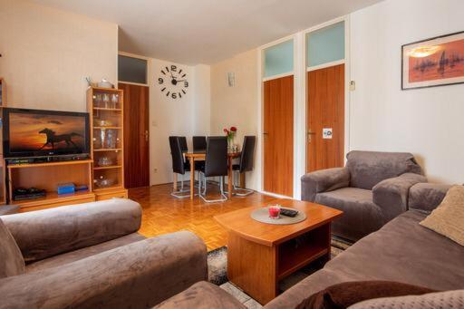 Boka Apartment Solin Luaran gambar