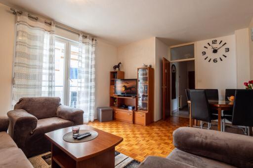 Boka Apartment Solin Luaran gambar